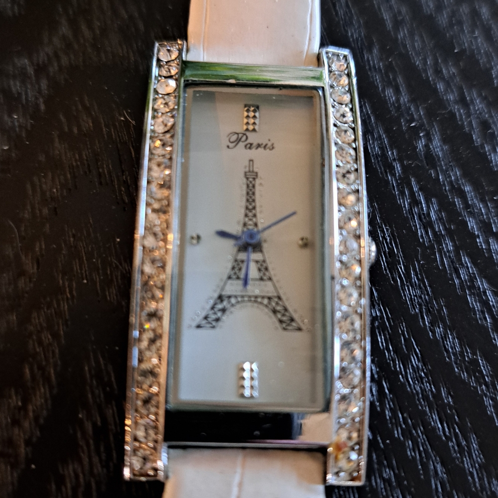 Elegant White and Silver Eiffel Tower Watch